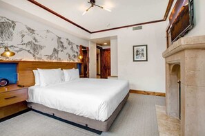 2 bedrooms, iron/ironing board, free WiFi, bed sheets - Abode at First Dawn, ski-in/ski-out, hot tub, sauna, resort access (Park City)