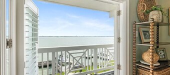 3 Story Custom Waterfront Home • Private Dock • Kayaks • Jacuzzi • Fishing 