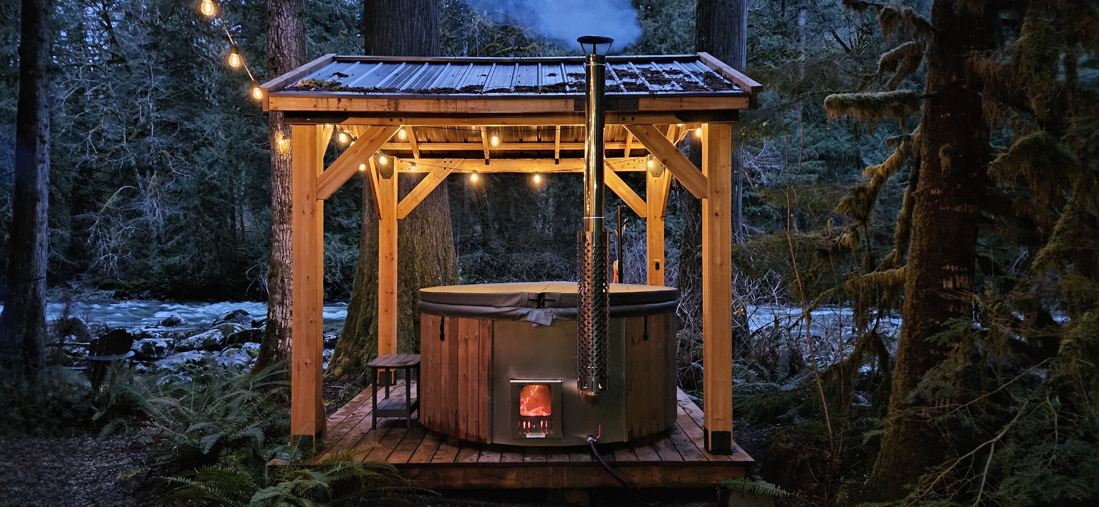 Somnia Vera Riverside Retreat - No Bank Waterfront Cabin in the North Cascades!