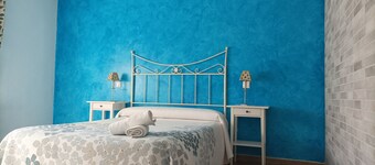 House with large garden and fireplace, ideal for families, pet friendly.