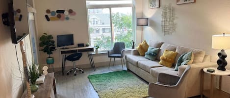 Smart TV, videojuegos, reproductor de DVD y libros