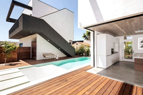 Luxurious Venice Beach Oasis Modern Home