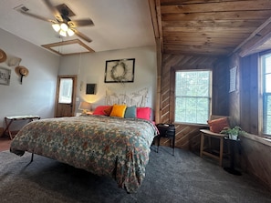 3 makuuhuonetta, työpöytä, silitysrauta/-lauta, ilmainen Wi-Fi