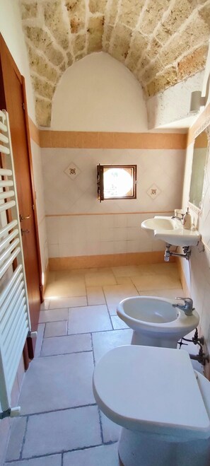 Douche, bidet