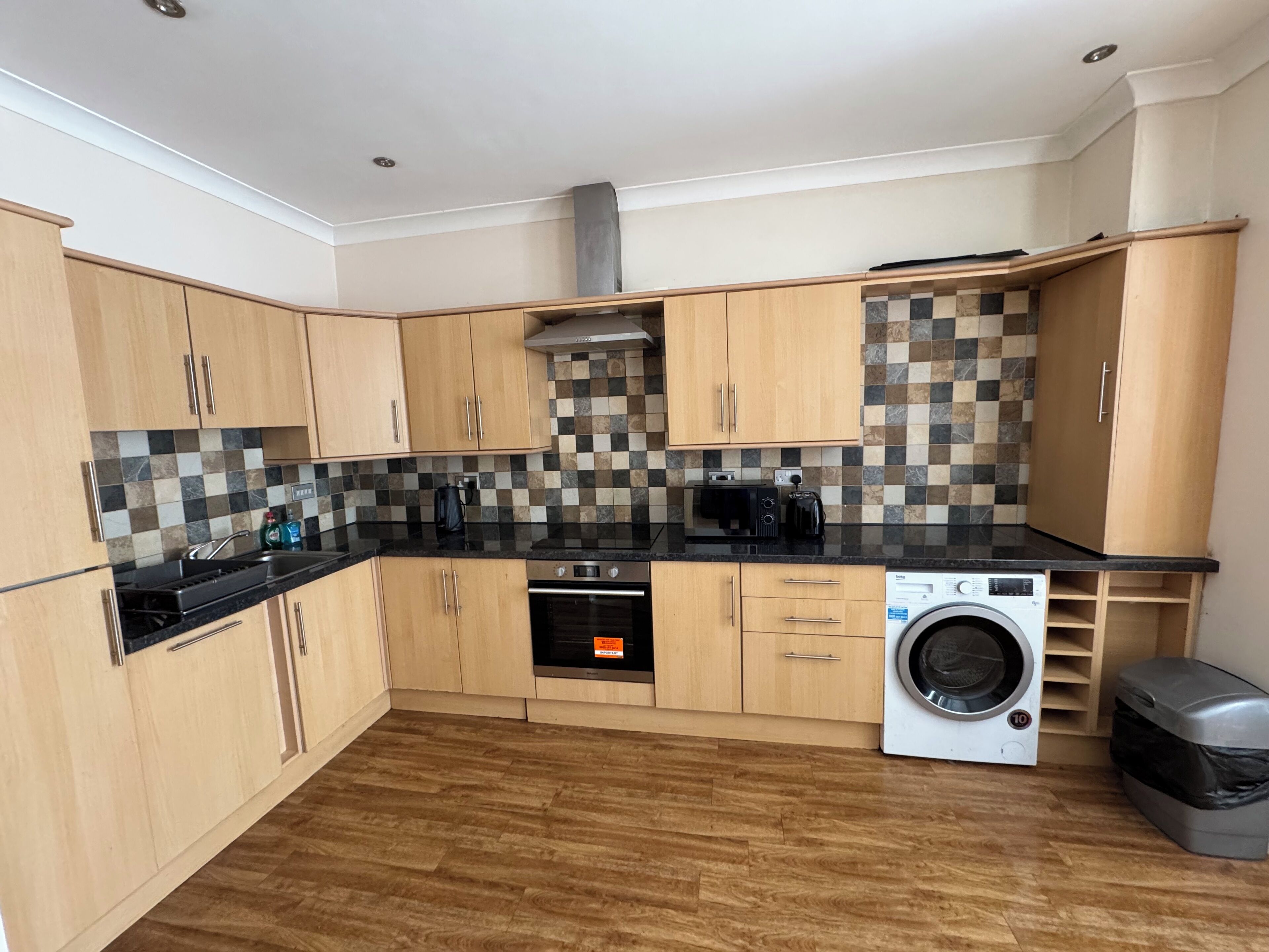 Mikrowelle, Ofen, Herdplatte, Geschirrspüler