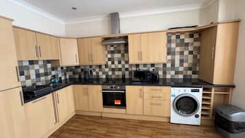 Mikrowelle, Ofen, Herdplatte, Geschirrspüler