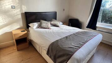 2 Schlafzimmer, Bügeleisen/Bügelbrett, WLAN