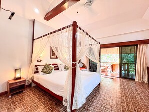 Superior Garden Villa | Minibar, in-room safe, desk, laptop workspace -  Cruiser Island Resort by Swiss-Belhotel (Koh Lon)