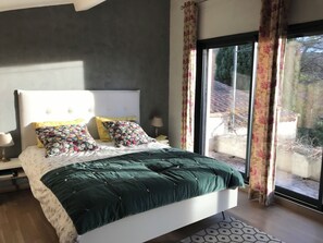 5 Schlafzimmer, Bügeleisen/Bügelbrett, kostenloses WLAN