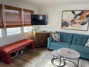 Smart TV - RENO’D Beach Heaven West waterfront Lagoon with dock 2 decks Walk to bay beach (Manahawkin)