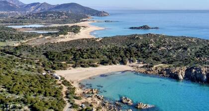 Detached and panoramic villa, located 700 MT from the sea