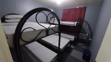 1 bedroom, desk, free WiFi, bed sheets