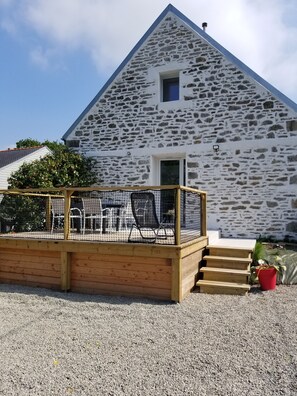 Terrace/patio - Gîte de Campagne Avec Piscine Intérieure Chauffée (Guiler-sur-Goyen)