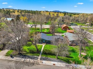 Exterior - Location, Location! City Park, Spearfish Creek, Walking Path and Fish Hatchery. (Spearfish)