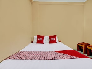 Free WiFi, bed sheets