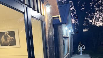 3 bedrooms, desk, iron/ironing board, WiFi