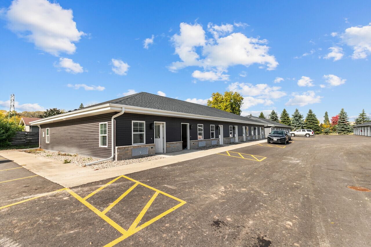 Unit 4 at Fox Flats (1 Bed/Garage/Washer & Dryer)