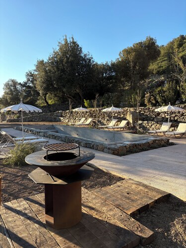 Charming sheepfold with swimming pool close to beaches and rivers 