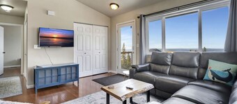 The Mountain Top Escape w/ Scenic Views & Trails