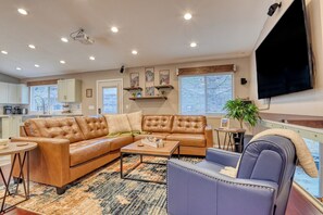 Smart TV, foosball, stereo