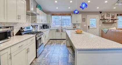 Spacious 5BR Family Retreat Near Broadmoor & Garden of the Gods