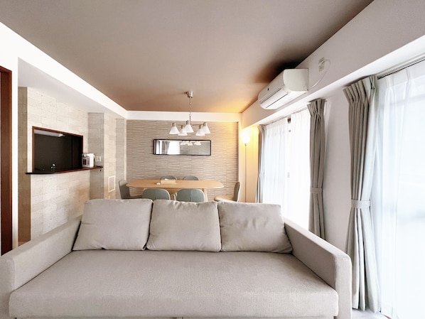 Design Double Room | Blackout drapes, iron/ironing board, free WiFi, bed sheets - Dio Higashi Shinsaibashi (Osaka)