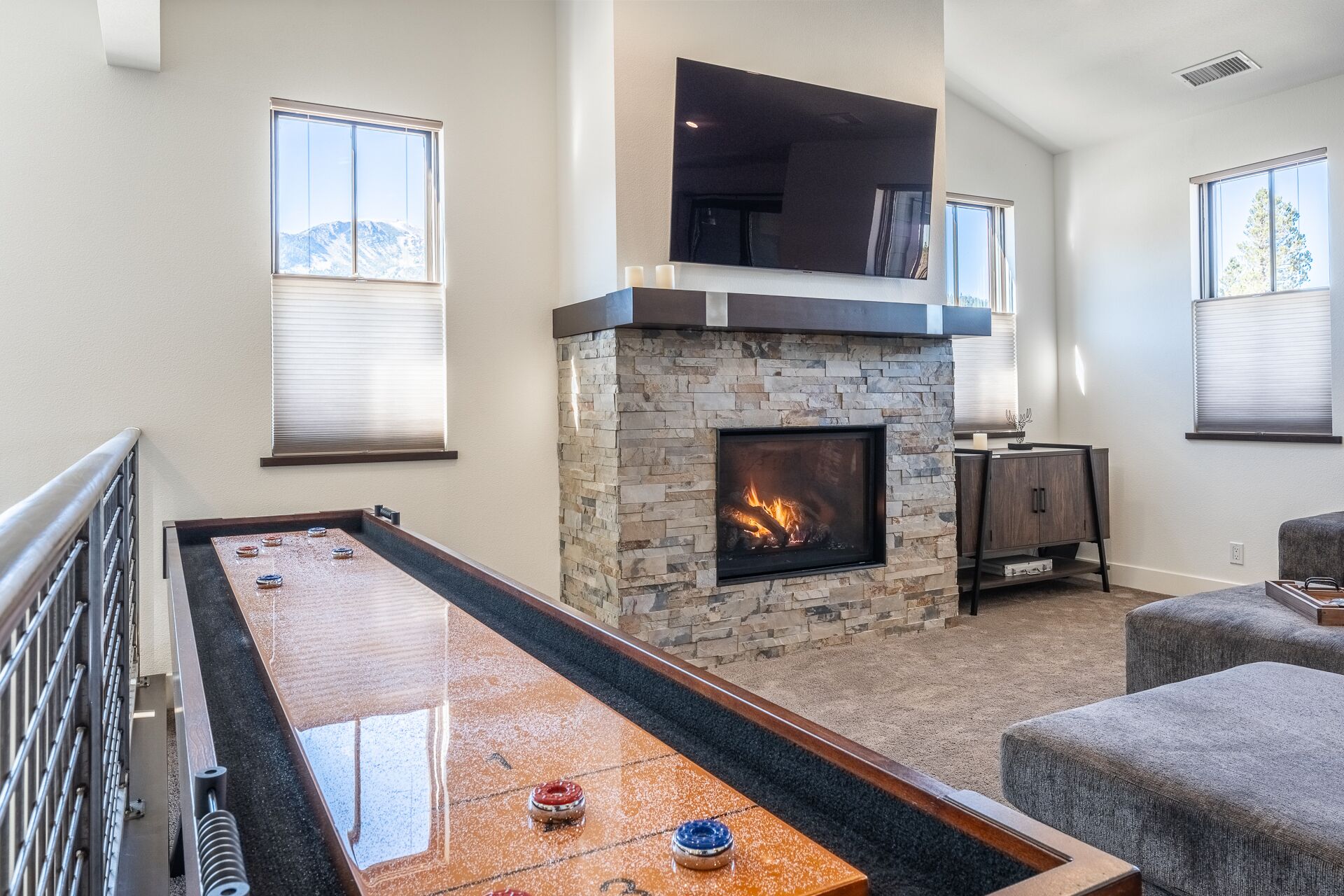 NEW - Luxury pet-friendly townhome in Mammoth Lakes, California