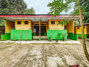 Front of property - SPOT ON 92283 Hotel Muria 3 (Pakem)