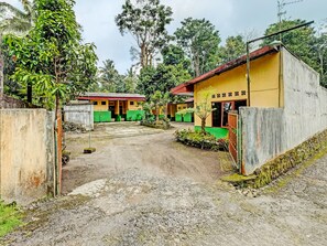 Front of property - SPOT ON 92283 Hotel Muria 3 (Pakem)