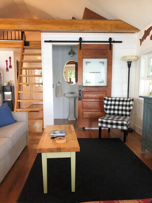 Interior - Charming 3-bedroom house with WiFi, AC near Acadia National Park! (Otis)