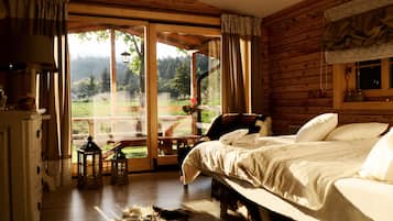 Deluxe Bungalow | Individually furnished, desk, free WiFi