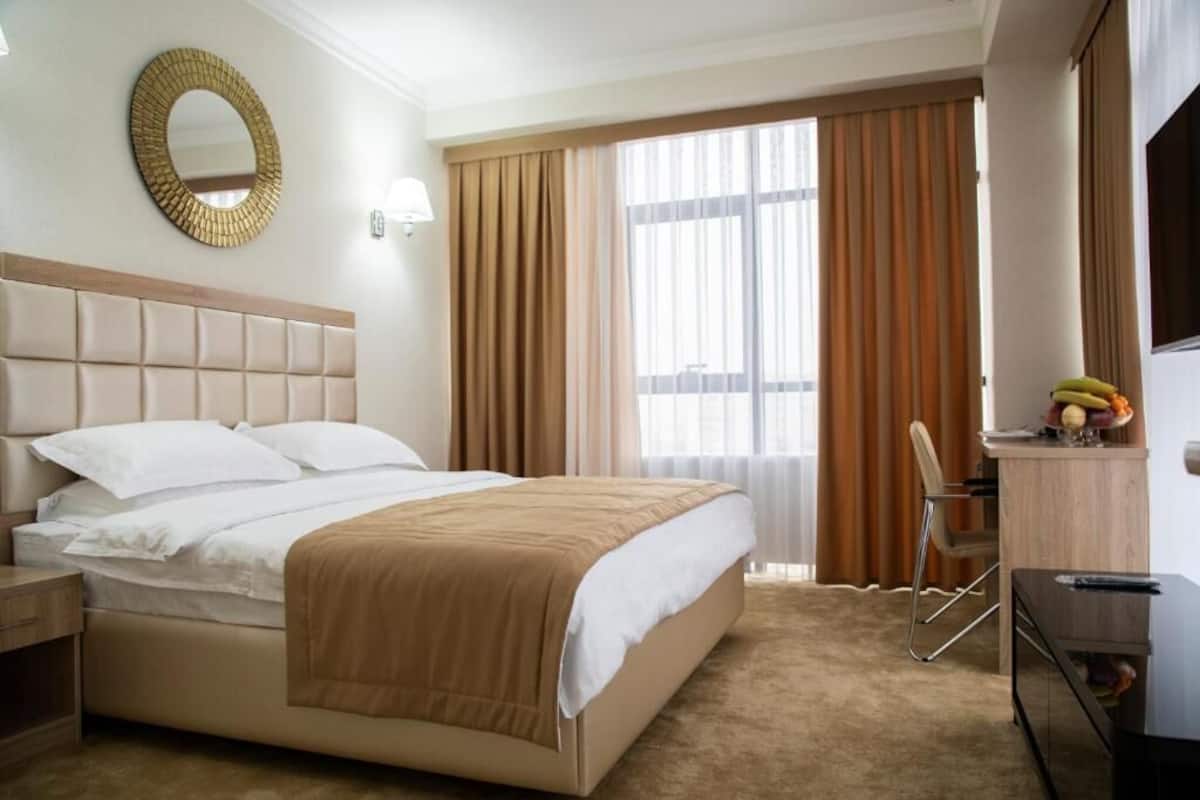 Chambre Double Deluxe | Coffres-forts dans les chambres, bureau, chambres insonorisées