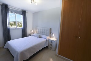 1 soverom, strykejern/-brett, wi-fi (inkludert) og sengetøy