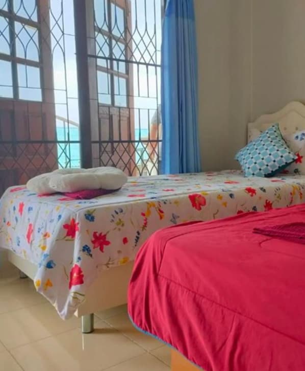 Standard Triple Room | 1 chambre, bureau, draps fournis