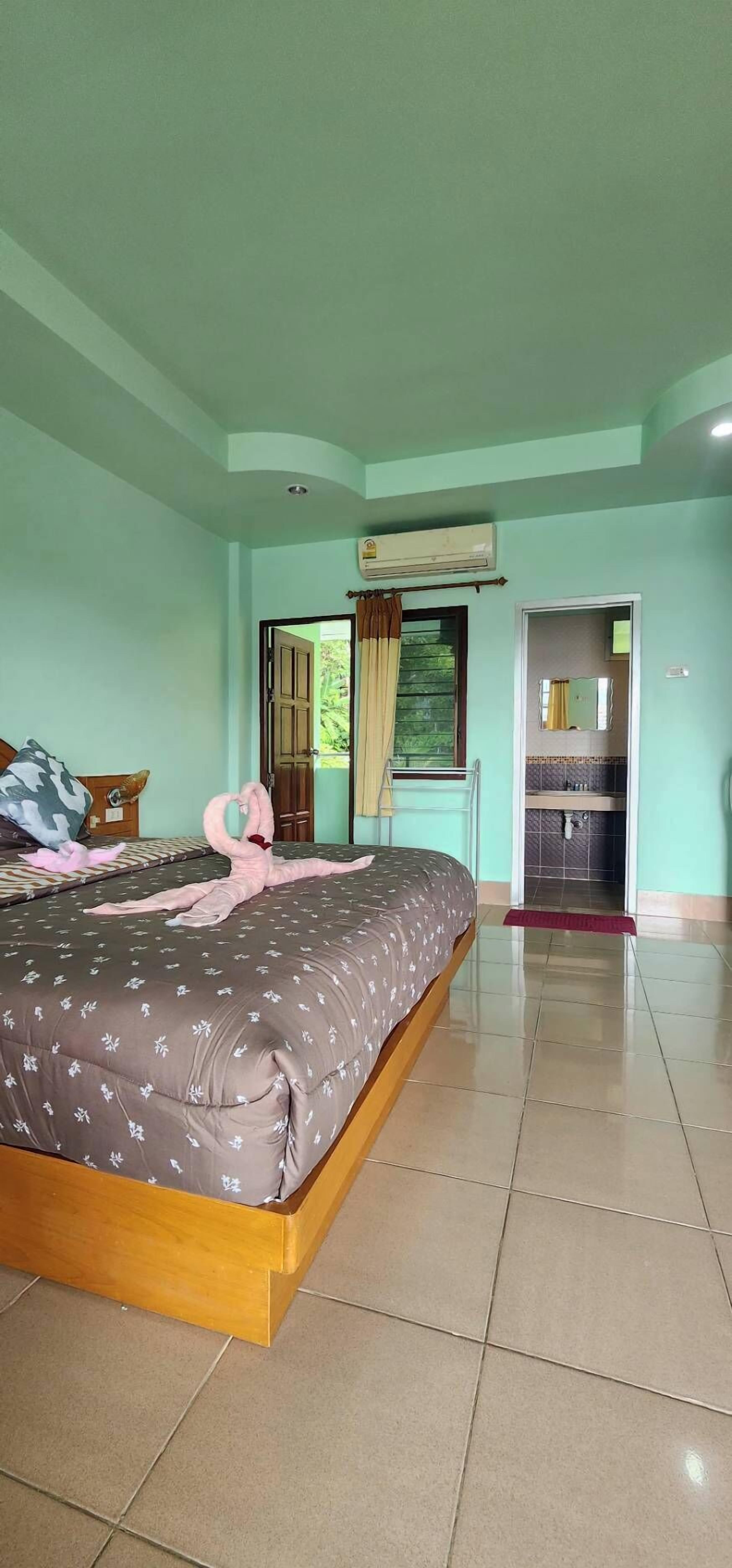 Standard Queen Room | 1 bedroom, desk, bed sheets