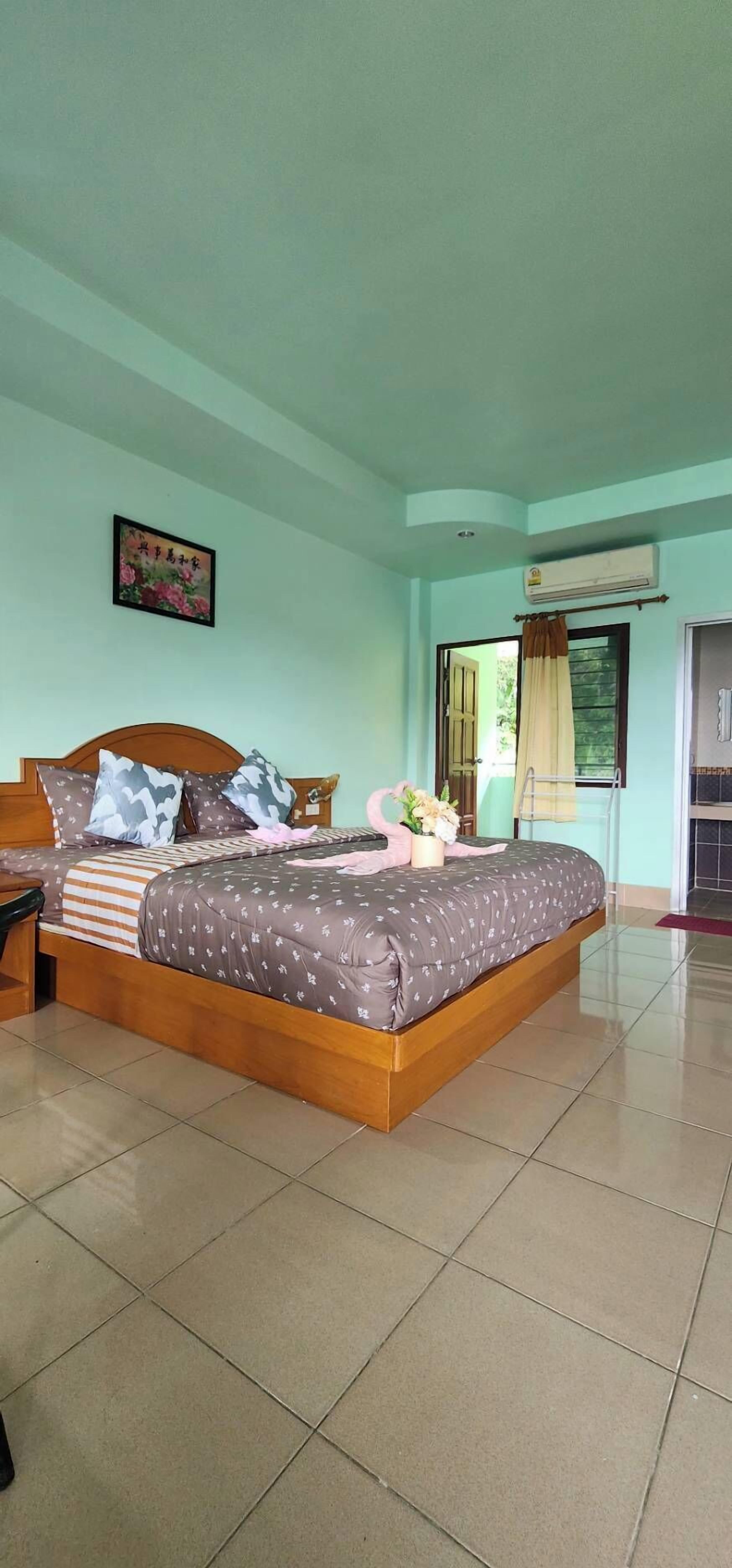 Standard Queen Room | 1 quarto, escrivaninha, roupa de cama