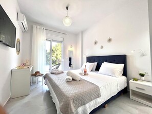 2 bedrooms, in-room safe, iron/ironing board, travel crib