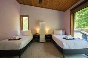 3 habitaciones, tabla de planchar con plancha, wifi y ropa de cama 