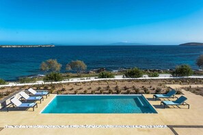 Outdoor pool - Golden View Villa in Golden Beach With Private Swimming Pool (Paros)