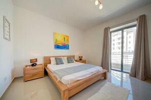 2 bedrooms, bed sheets - 2 bedroom Apartment in Sliema (Tas-Sliema)