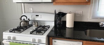 Unit 7 - Enjoyable 2-bedroom condo with AC in beautiful Rockford