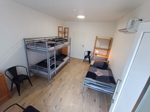 2 室のベッドルーム、WiFi、ベッドシーツ