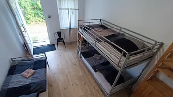 2 bedrooms, WiFi, bed sheets