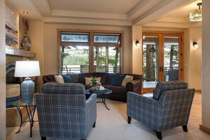 TV, fireplace, offices