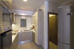 Private kitchen - Enali Villas-Villa Artemi (Κίσσαμος)