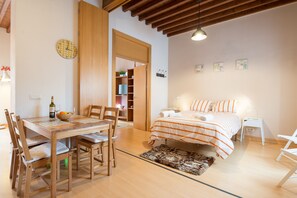 1 chambre, fer et planche à repasser, Wi-Fi gratuit, draps fournis