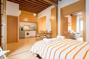 1 Schlafzimmer, Bügeleisen/Bügelbrett, kostenloses WLAN, Bettwäsche