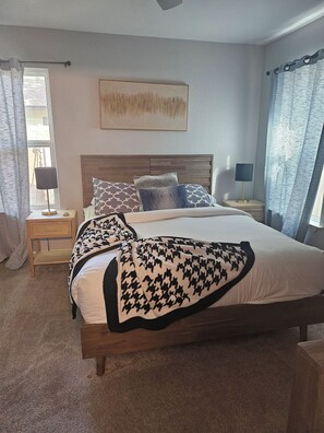 3 slaapkamers, een strijkplank/strijkijzer, wifi, beddengoed