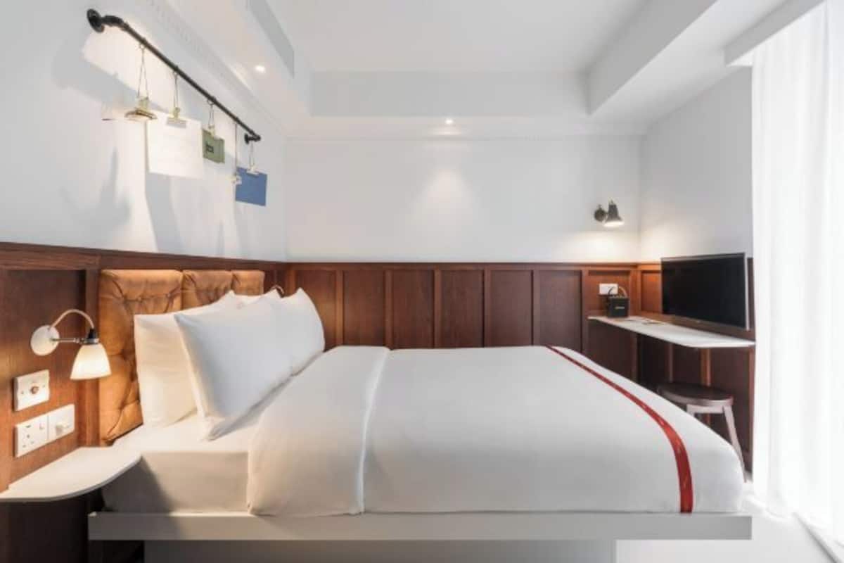 1 bedroom, hypo-allergenic bedding, in-room safe, desk