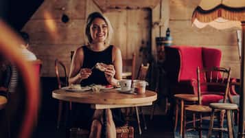 Daily continental breakfast (GBP 20 per person)